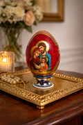 Hand-Painted Egg – The Holy Family (One Piece)